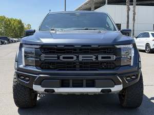 Ford F-150 Raptor 2024 d'occasion propre - Product Image 2