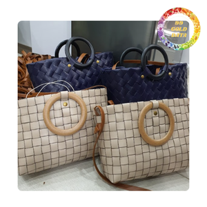 Sac en plastique robuste avec poignée | Fabriqué au Vietnam pour l'épicerie de vêtements ou un usage quotidien | Prêt à expédier - Product Image 3