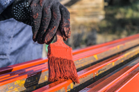 Peinture époxy rouge fer antirouille liquide à haute adhérence pour la protection industrielle des structures en acier avec pulvérisation sans air