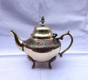 กาน้ำชาทองเหลืองดีไซน์ล่าสุดกาน้ำชาคุณภาพสูงปรับแต่งขนาดได้ตามต้องการสำหรับผู้ผลิตขายส่งจากอินเดีย - Product Image 2