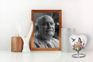 Urne souvenir en forme de cœur de colibri-Mini urne de crémation en forme de cœur avec support et boîte premium-Petite urne souvenir-Honore votre bien-aimé - Product Image 3