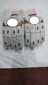 ถุงมือลูกบอลคริกเก็ตสีขาวคลาสสิกสำหรับการแสดงรอบ - Product Image 4