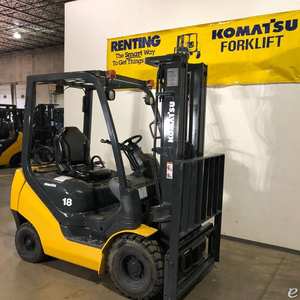 NOUVEAU Chariot élévateur à fourche pneumatique à essence Komatsu 1999 avec une capacité de 3 000 lb (3 000 lb) - Product Image 1