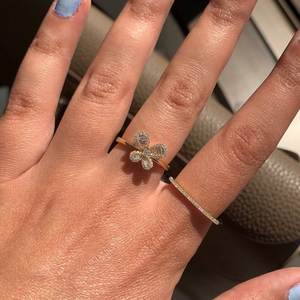 แหวนเพชรทรงผีเสื้อแบบบาแกตต์ ประดับเพชรแบบคลัสเตอร์  สำหรับงานหมั้น งานแต่งงาน ของขวัญสำหรับผู้หญิง  ใส่ไปงานปาร์ตี้ - Product Image 3