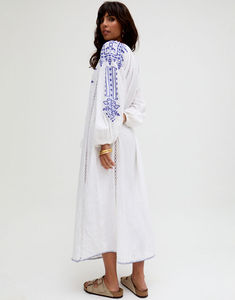 Robe mi-longue d'été pour femmes en coton solide brodé à la taille naturelle, lavable et légère de style bohème - Product Image 4
