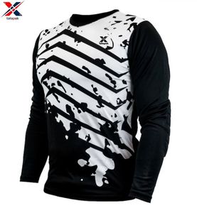 Ensemble d'uniformes de football à col en V en tissu anti-humidité, personnalisable, à manches courtes, antibactérien, séchage rapide, faible MOQ - Product Image 1