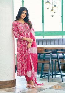 Tela de estampado pesado con pantalón cosido y candelabro de algodón dupatta Aliya cut Kurt set para venta en línea - Product Image 5