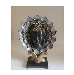 La lumière se penche sur la peau de marbre comme pour réveiller l'âme à l'intérieur encore la figure dort au-delà du temps intact par le monde - Product Image 2