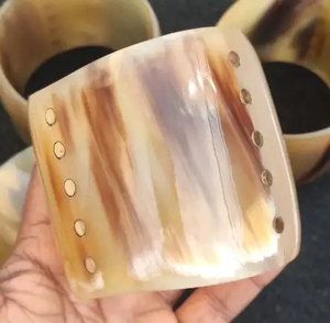 Brazalete de cuerno de búfalo natural para mujeres y niñas, brazalete de cuerno de aspecto antiguo de estilo Vintage puramente hecho a mano, pulsera ética - Product Image 5