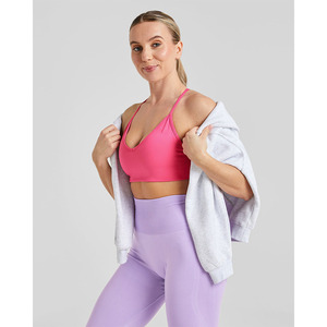Lo último en Sujetador deportivo personalizado con espalda cruzada rosa, escote en V favorecedor, espalda con tiras y Sujetador deportivo de alto impacto para mujeres adultas - Product Image 5
