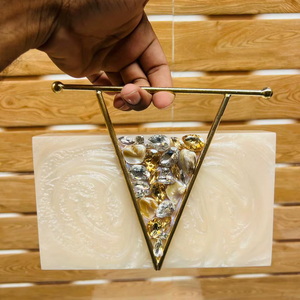 Pochette en résine de mode avec un design unique pour une utilisation en fête Pochette en résine personnalisée avec style personnalisé pour une occasion spéciale - Product Image 1