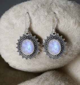 ต่างหูรูปดอกไม้มูนสโตน ชุบทอง น่ารัก รูปไข่ พลอยแท้ เงินแท้ 925 ทำมือ ของขวัญเครื่องประดับประจำเดือนมิถุนายน สำหรับผู้หญิง - Product Image 3