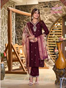 Nuevo lanzamiento de Maruti Fashion: Conjunto de pantalón y top de estilo tradicional para mujer con bordado y dupatta con estampado digital para bodas - Product Image 2