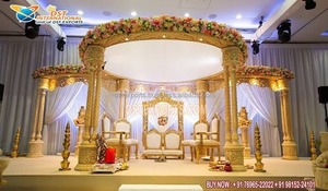 Juego de sillas Mandap de madera con acabado dorado de diseñador, compra de sillas Mandap, precios de venta, juego de muebles Mandap para bodas, decoración de bodas - Product Image 2