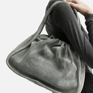 กระเป๋าถือหนังแท้แฟชั่นผู้หญิงขายส่งคุณภาพดีเยี่ยม นุ่มพิเศษ พกพาสะดวก มีซิป ปรับแต่งสีและโลโก้ได้ทุกแบบ - Product Image 5