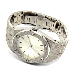 <span class=keywords><strong>Montre</strong></span> en acier inoxydable, boîtier en acier inoxydable argenté givré, cadran brossé effet soleil, <span class=keywords><strong>bracelet</strong></span> <span class=keywords><strong>intégré</strong></span>, <span class=keywords><strong>montre</strong></span>-<span class=keywords><strong>bracelet</strong></span> à quartz pour homme 2025 - Product Image 5