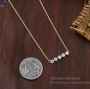 0.954 TDW Pendentif rond en diamant taillé en brillant avec chaîne Bijoux en pierre de laboratoire en or jaune 18 carats - Product Image 3