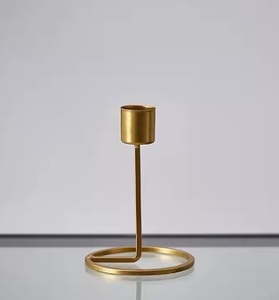 Bougeoir en métal et verre au design vintage classique Bougeoir et support de meilleure qualité fabriqués à la main Idéal pour un décor élégant - Product Image 4