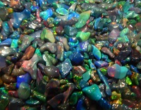 Spécimen brut d'opale noire éthiopienne pierre précieuse polie pour la fabrication de pierres et de bijoux jeu et feu de couleur naturelle