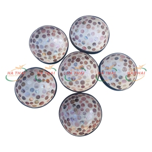 Bol décoratif artisanal minimaliste en coquille de noix de coco naturelle incrustée, écologique et non toxique, idéal pour les boutiques de cadeaux et la décoration intérieure - Product Image 4