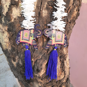 Nouveauté : Décoration murale éléphant en MDF avec pompons et fleurs de jasmin artificielles, travail de broderie moderne, provenance du Rajasthan - Product Image 6