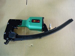APLUS HR-85BC, 8.5MM CROWN. INDUSTRIAL MATTRESS <b>PNEUMATIC</b> CLINCH CLIP <b>TOOL</b> - Product Image 3