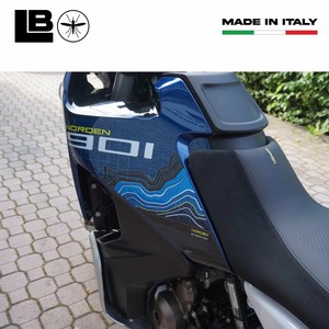Adesivi di Protezione Laterale del Serbatoio Compatibili con Husqvarna Norden 901 2023, Accessori per Moto - Product Image 4