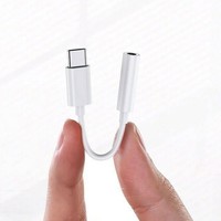 Hub USB-C multifonctionnel à succès : adaptateur casque 3,5 mm et chargeur avec sortie CC pour téléphones mobiles et la plupart des appareils USB-C