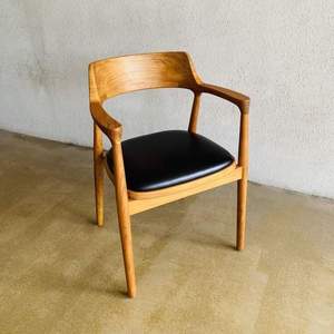 เก้าอี้ไม้สไตล์โมเดิร์นพร้อมที่นั่งหนังสําหรับเฟอร์นิเจอร์ร้านอาหารที่ทําจากเก้าอี้แขนรับประทานอาหารไม้สัก เก้าอี้รับประทานอาหารไม้สักหุ้มเบาะ - Product Image 4