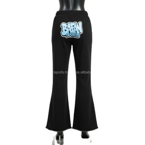 กางเกงแฟลร์ผู้หญิง ผ้าโพลีเอสเตอร์ยืด GSM สีดำ โลโก้แบบรีดร้อนตามสั่ง เนื้อผ้านุ่ม เอวสูง ทรงแฟชั่น - Product Image 2
