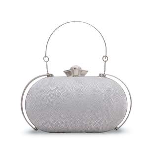 Pochette argentée P15071 pour femme - Product Image 3