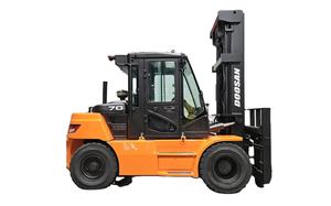 Offre exclusive aux enchères pour chariots élévateurs pneumatiques D70S-7 2021, capacité de maintien de 15 500 lb - Product Image 2