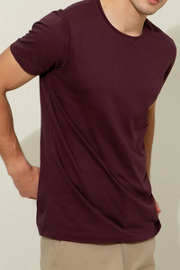 T-shirt léger à col en V pour homme grande taille, confortable, à manches courtes, tricoté, motif uni, anti-plis, avec logo personnalisé, idéal pour l'été - Product Image 3