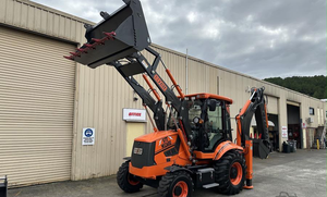 Chargeuse-pelleteuse Godzilla Site Wizard 8,2 tonnes, profondeur de creusement de 5,5 m |   Chargeuse-pelleteuse de 8,2 tonnes, 114 CV, 4 roues motrices, pour travaux d'excavation et de construction agricole - Product Image 2
