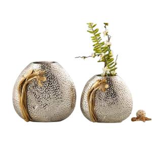 Florero de latón dorado hecho a mano con diseño de hojas en relieve elegante centro de mesa de Metal para sala de estar y decoración del hogar - Product Image 6