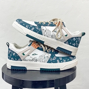 Tendance été 2026 : Chaussures de skateboard confortables, baskets mignonnes peintes à la main, chaussures décontractées en cuir pour hommes - Product Image 4