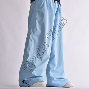 Pantalones Unisex Azul Claro con Cordón Ajustable, Transpirables, de Poliéster, Estilo Ancho para Adultos - Product Image 2