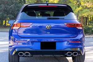 Gullf R 2023, 315 hp, Turbo, 4 Cilindros, Tracción en las Cuatro Ruedas, Color Azul Lápiz Metálico, Faros Delanteros, Techo Panorámico, Bajo Kilometraje - Product Image 2