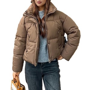 Veste pour femmes à col montant personnalisée Veste matelassée tendance Veste d'hiver coupe-vent Veste matelassée élégante à fermeture éclair Vente en gros - Product Image 2