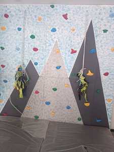 Muro de Escalada Modular Alto de Fibra de Vidrio Estándar IFSC, Atractivo Parque de Aventuras Interior/Exterior con Rocas para Jugar y Aprender - Product Image 4