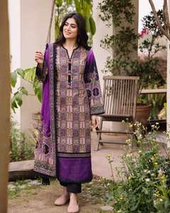 Designer de mariée Lehnga Choli pour la fête porter une broderie lourde Multi couleur mariage Lehenga Choli pour les femmes à la vente en gros 0132 - Product Image 1