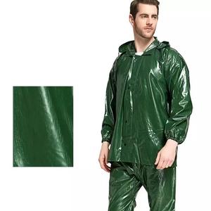 Pantalones Impermeables y Chaqueta Cortavientos de Alta Calidad para Motociclistas, Diseño Resistente y Reutilizable con Acabado Gomado - Product Image 3