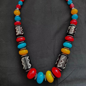 Collar de resina elegante hecho a medida, joyería de moda inspirada en la naturaleza con estilo artístico para regalos de fiesta - Product Image 1