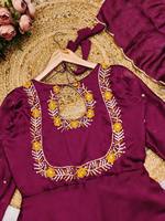 Costume Salwar en soie Georgette avec broderie et dentelle Costume Anarkali pakistanais fantaisie Robe Dupatta pour les fêtes et les mariages