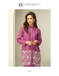 Ensemble coordonné de créateur Aashirwad Mor Bagh Amulya très demandé pour les fêtes ou les festivals, disponible à la vente - Product Image 1