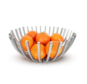 Elegante cesta de frutas de metal de hierro con forma única para uso decorativo en la cocina y durabilidad duradera - Product Image 6