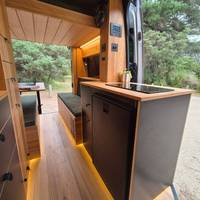 Fabriqué en bois massif, 5,9*6,9*7,3, conversion intérieure de fourgonnette Sprinter personnalisable avec toilettes, évier, cuisine, douche