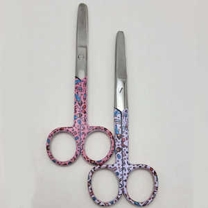 Tijeras de Vendaje Lister Manuales de Acero Nuevas de 5.5 Pulgadas con Mango de Color y Patrón Surtido de SurgiRight - Product Image 5