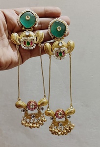 Pendientes Fusion para mujer Mezcla deslumbrante de elegancia tradicional y estilo contemporáneo con detalles intrincados y acabado Premium - Product Image 3