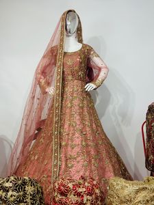 Superbe robe de mariée élégante pour adultes robe de bal en filet de mariée longue et lourde évasée pierres Jarkan Dupatta détaillant vêtements Salwar - Product Image 4